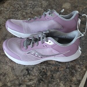 Saucony Size 5 Youth Girl's Lavender And Pink NEW Running Shoes